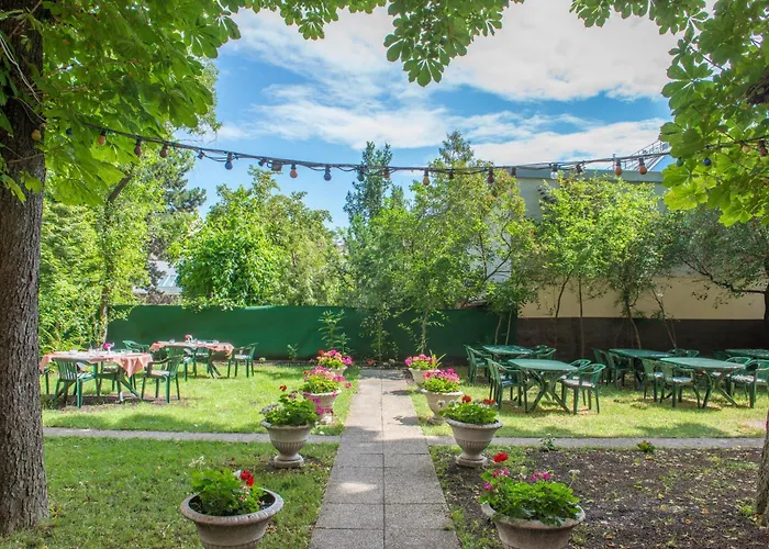 Garten- Und Kunsthotel Gabriel City